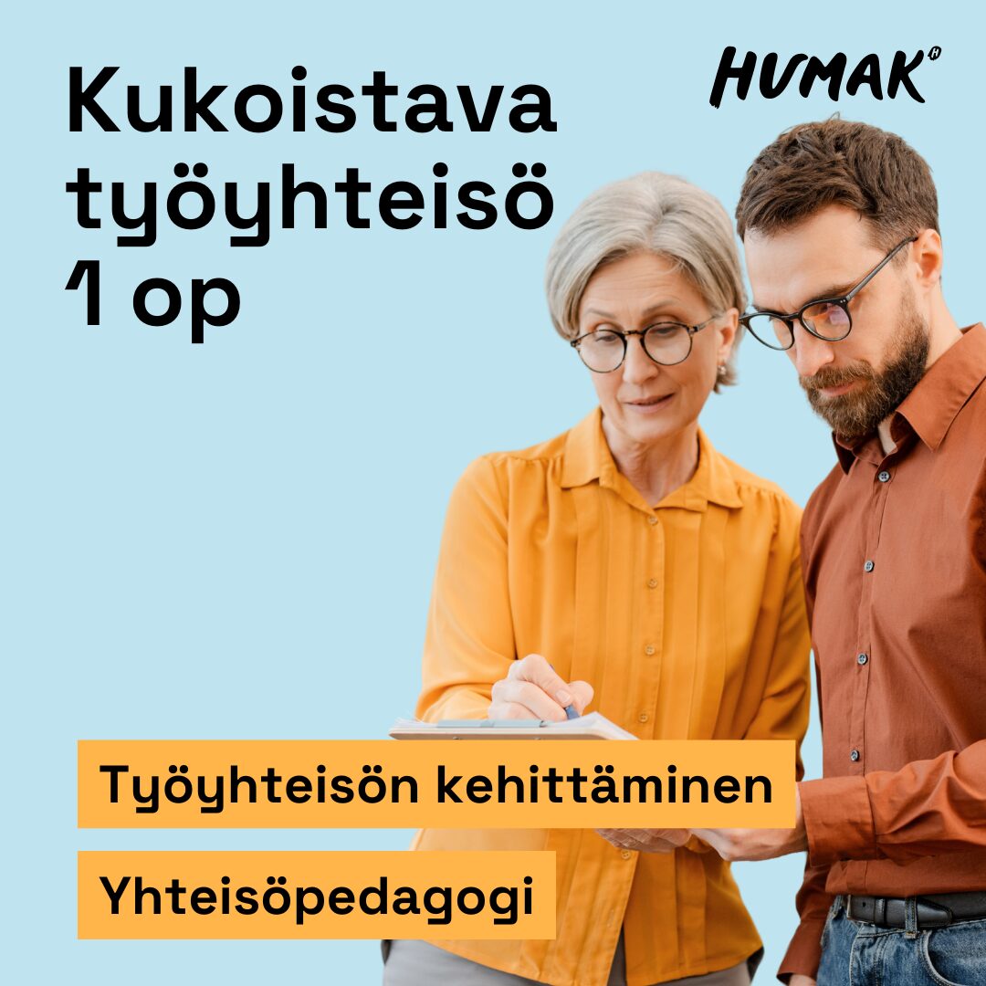 Nainen ja mies tutkivat paperia tarkkaavaisesti, nainen osoittaa jotain paperilla olevaa kynällään. Tekstit kuvassa: Humakin logo, kukoistava työyhteisö, 1 opintopiste, työyhteisön kehittäminen ja yhteisöpedagogi.